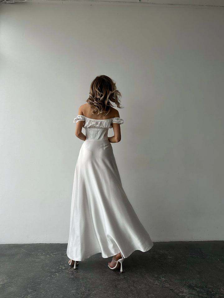 for wedding guest side view