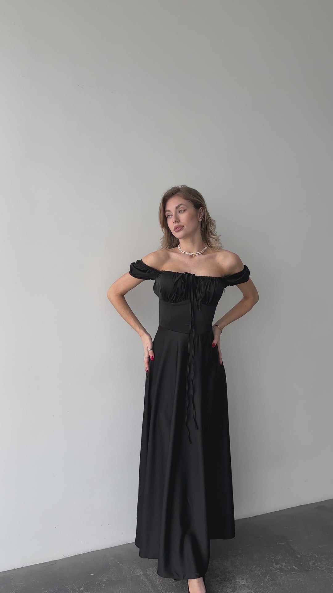 Loa Satin Maxi Dress Black